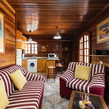 Holiday home - Private Solarium & Pool - Bbq *