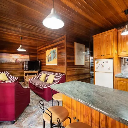 Holiday home - Private Solarium & Pool - Bbq *